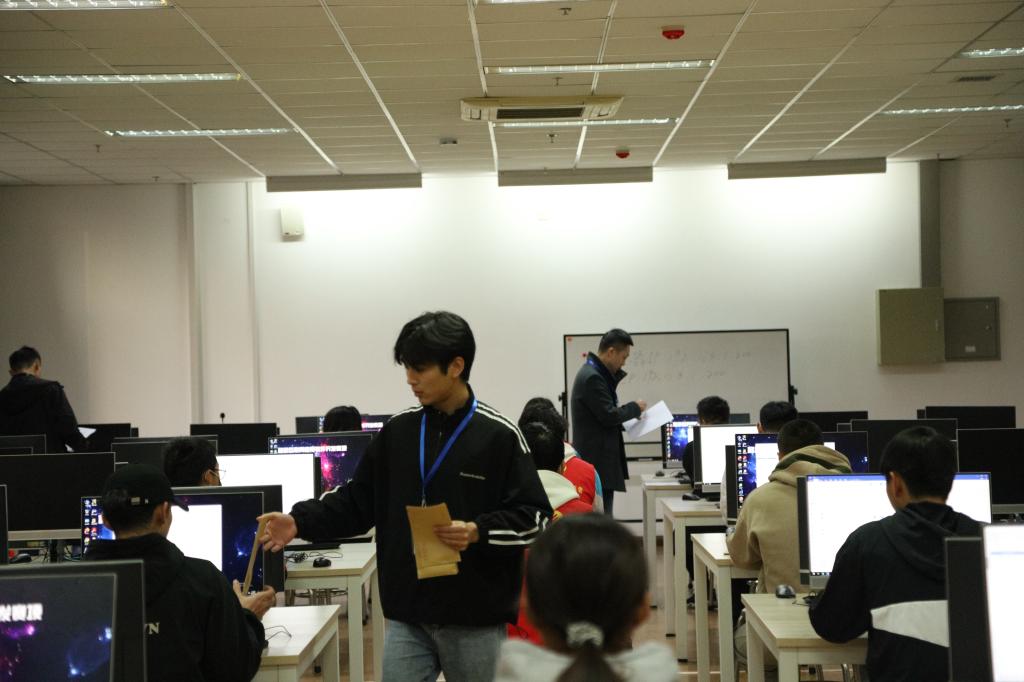 2020年陜西省高等職業院校技能大賽“移動互聯網應用軟件開發”與“計算機網絡應用”賽項在我院成功舉辦，計算機網絡技術開發領域成果顯著